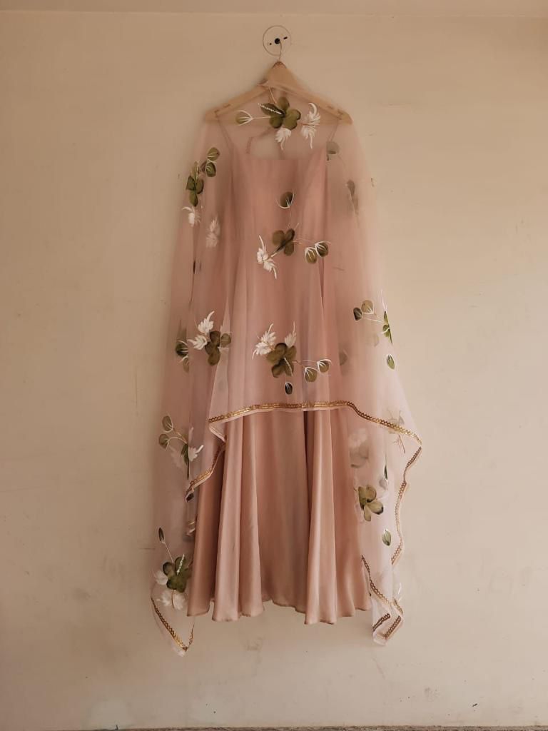 Olive hibiscus on dull rose