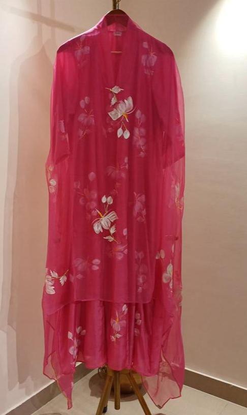 White Hibiscus roses on Raspberry Kurta – hand painted by PICCHIKA