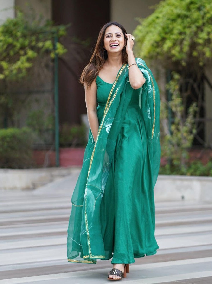 White Anthuriums on Emerald green Organza Duppata with Plain Flared Silk Kurta