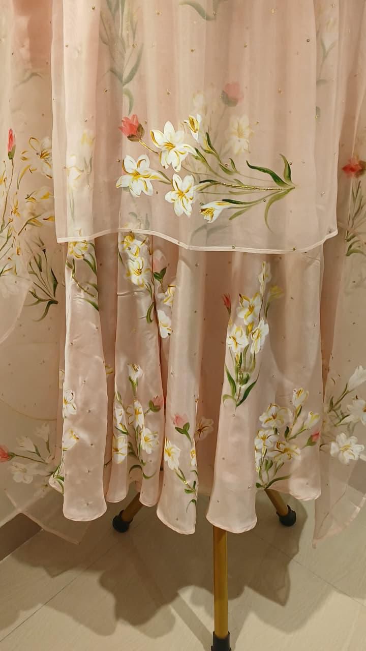 Tuber roses on dusky pink flared kurta & organza dupatta with Sitara’s
