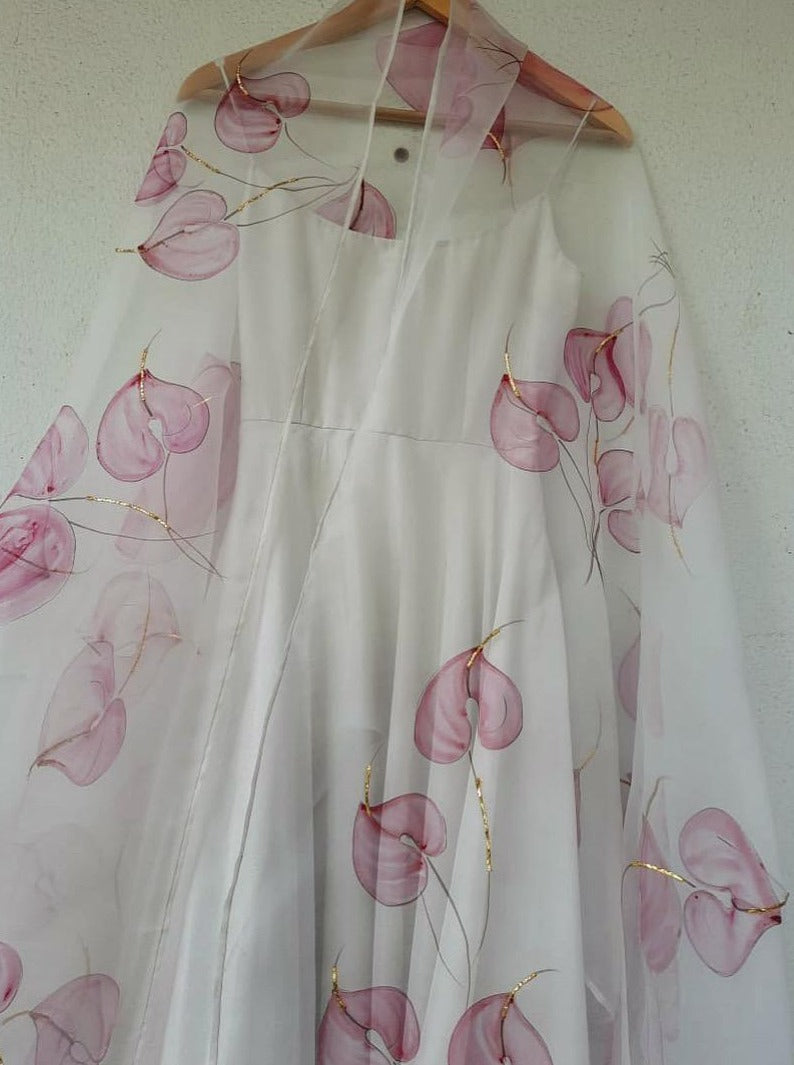Spegatti Strap Gown Flamingo Flower duppata
